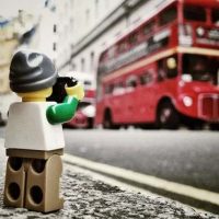 Conheça as "aventuras" do Fotógrafo Lego